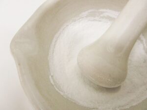 mortar pharmacy with medicament powder